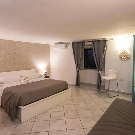 Chiaia Partenopeo Apartment Neapel